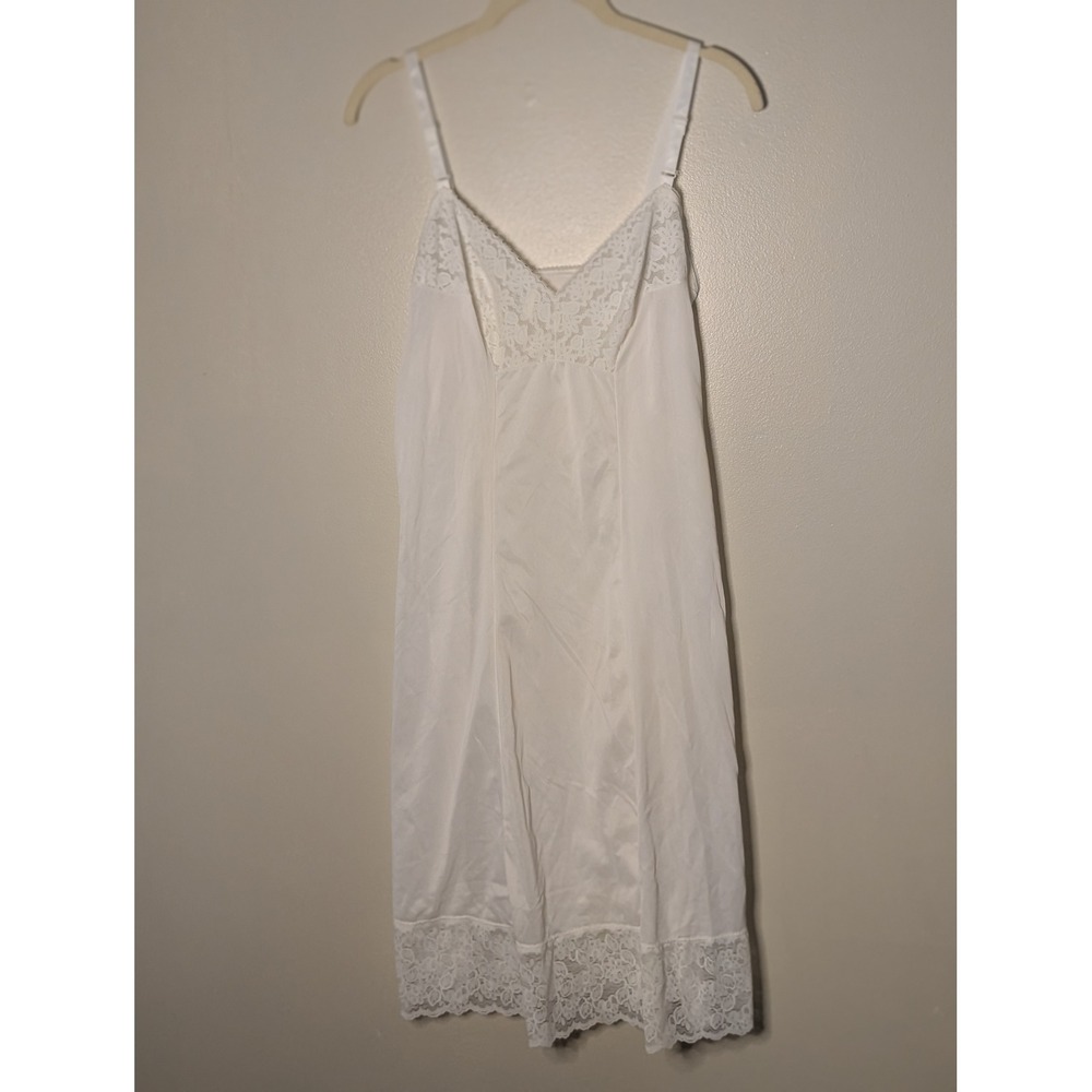 Vintage Movie Star White Lace Trim Full Slip Antron III Nylon Size 38 4118 USA